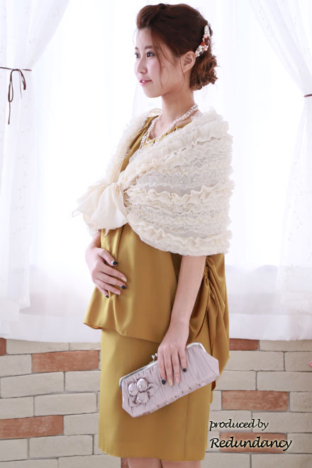 マスタードイエローのバルーンスリーブマタニティドレス