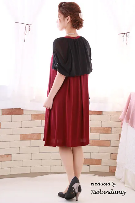 ワインレッドのパールビジュー付きウエストリボンドレス