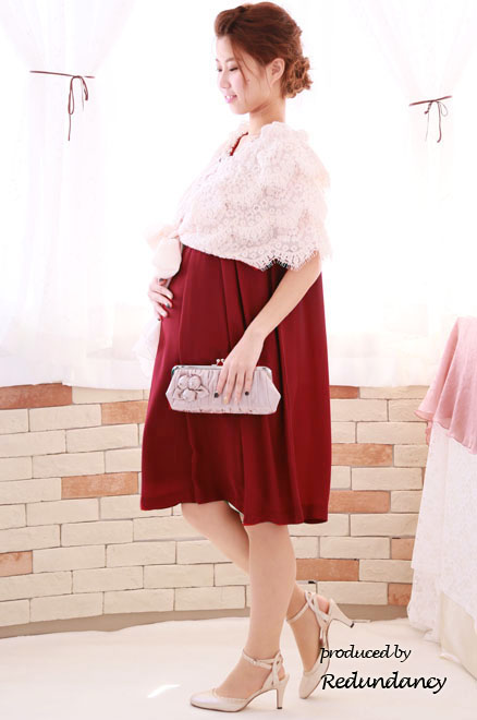 ワインレッドのパールビジュー付きウエストリボンドレス