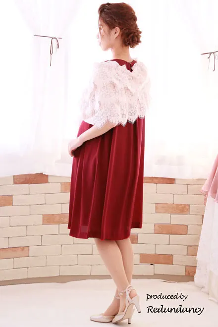 ワインレッドのパールビジュー付きウエストリボンドレス