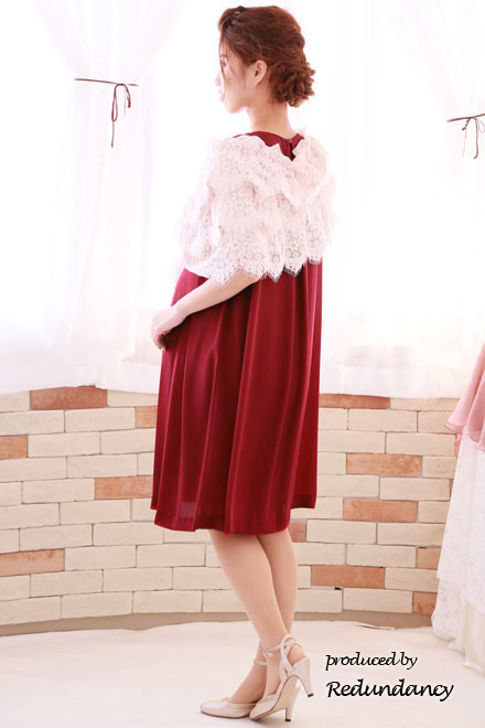 ワインレッドのパールビジュー付きウエストリボンドレス