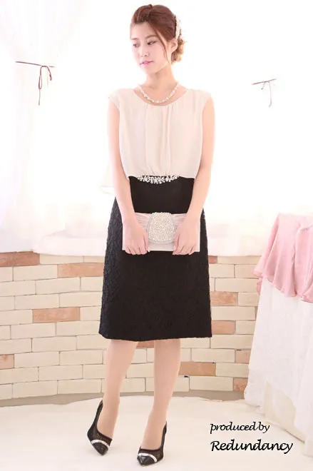 ベージュ×ブラックのシフォンとレースの異素材タイトドレス