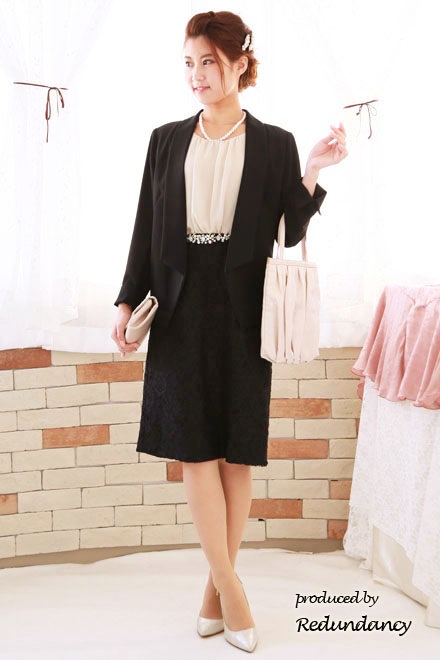 ベージュ×ブラックのシフォンとレースの異素材タイトドレス