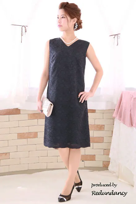 ネイビーの刺繍のVネックIラインミディ丈ドレス