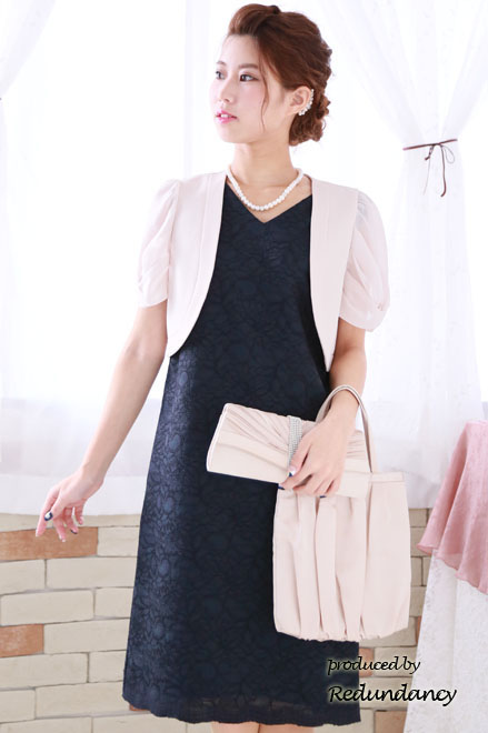 ネイビーの刺繍のVネックIラインミディ丈ドレス