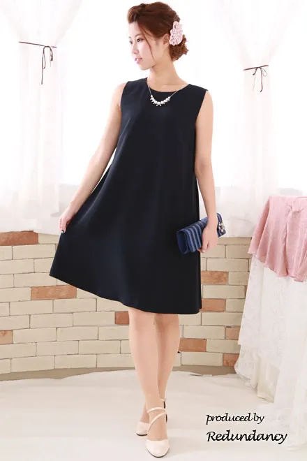 ネイビーのゆったりシンプルミニ丈ドレス