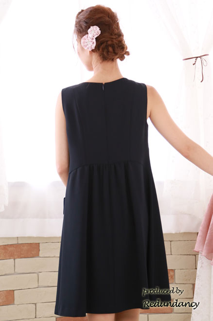 ネイビーのゆったりシンプルミニ丈ドレス