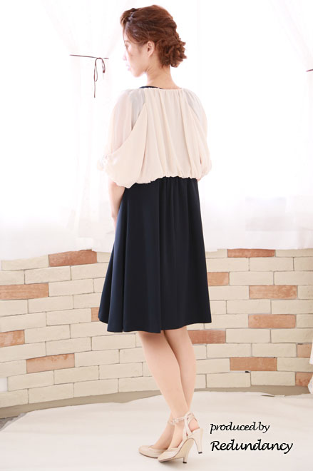 ネイビーのゆったりシンプルミニ丈ドレス