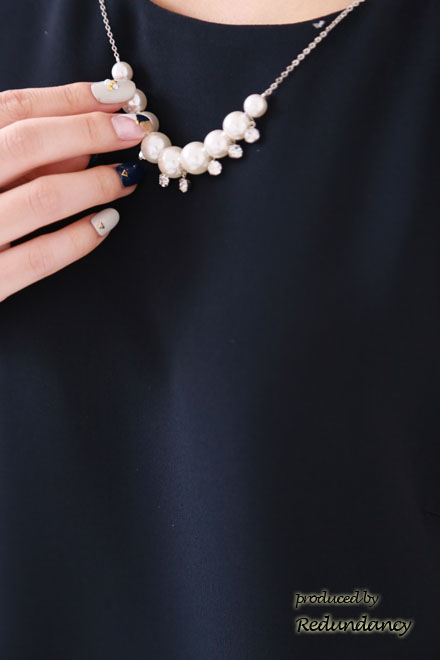 ネイビーのゆったりシンプルミニ丈ドレス