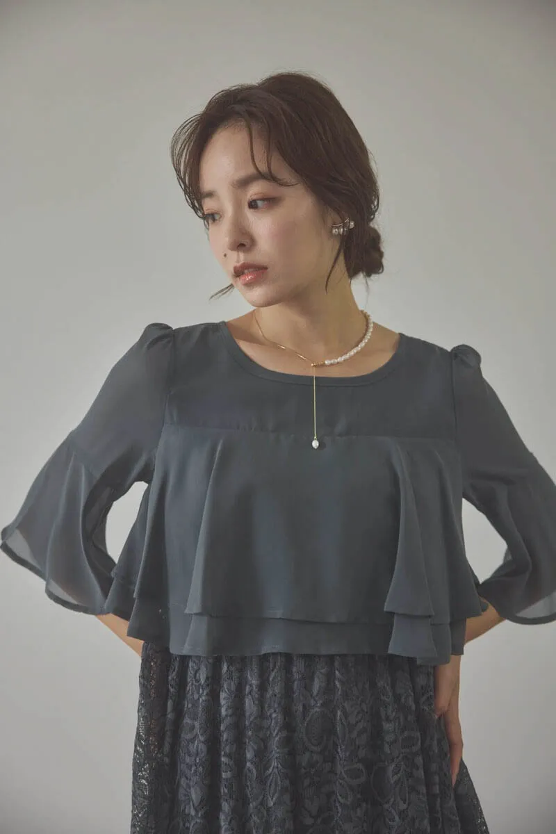 チャコールグレーの授乳口付きレーススカートドレス