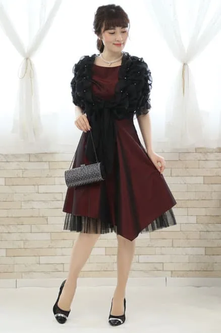 ブラックのフリルシフォンストール