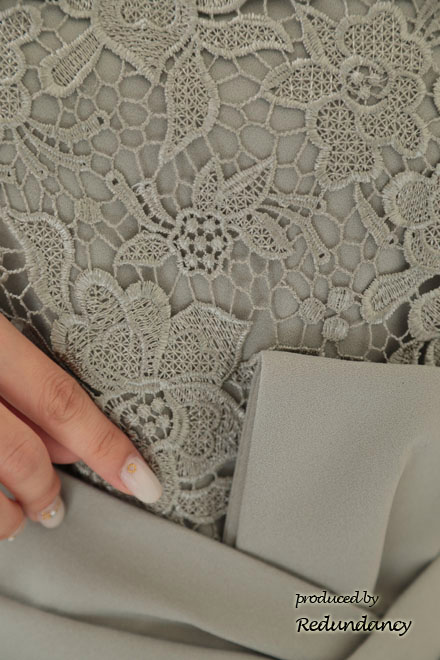 モスグリーンの変形リボンロングドレス