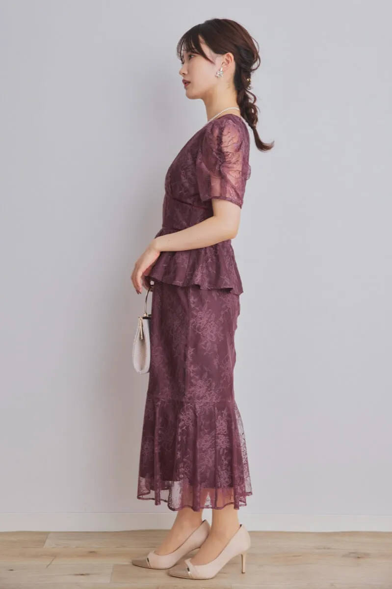 ワインレッドのパフスリーブ総レースドレス