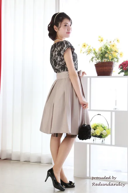 ブラックレース×ベージュの切替リボンプリンセスドレス