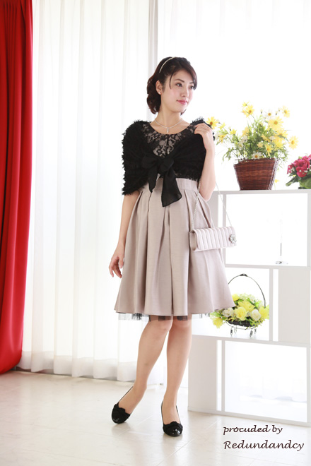 ブラックレース×ベージュの切替リボンプリンセスドレス