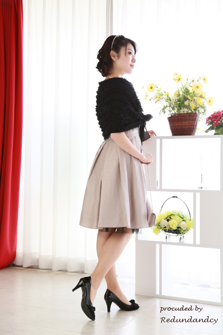 ブラックレース×ベージュの切替リボンプリンセスドレス