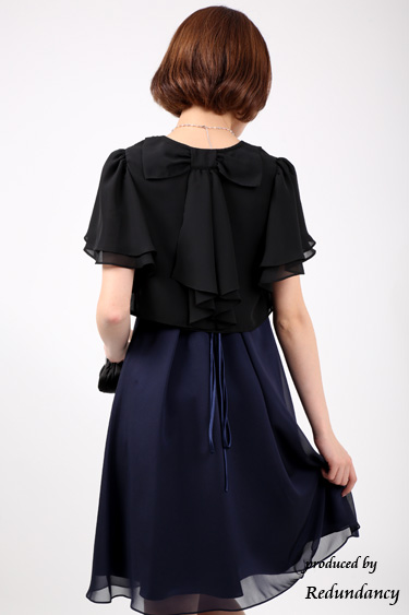 ネイビーのティアードフリルドレス