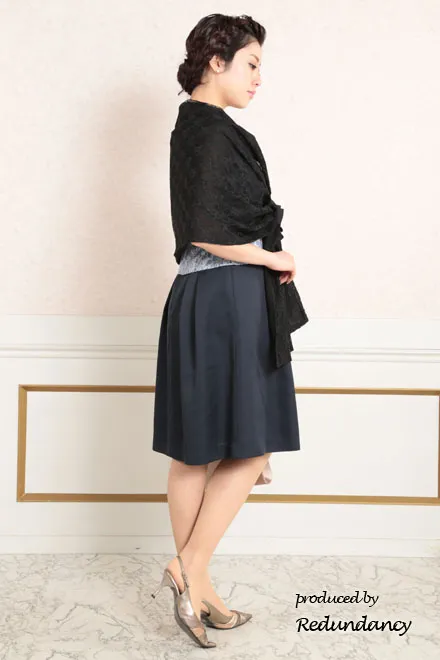 ブルー×ネイビーのツーピース風膝丈ドレス