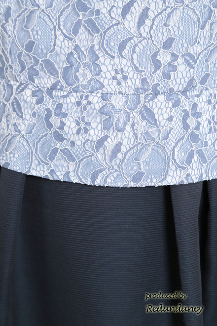 ブルー×ネイビーのツーピース風膝丈ドレス