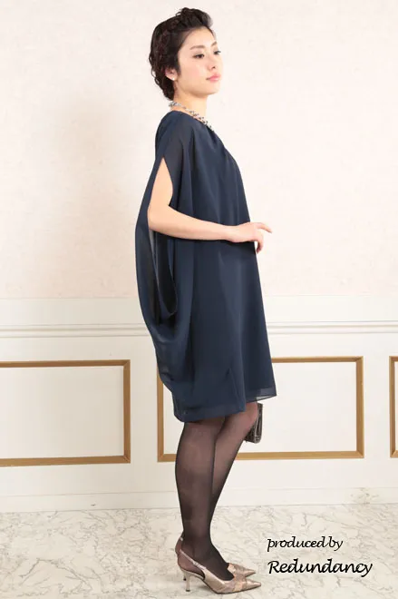 ネイビーのアームスリットシフォンドレス