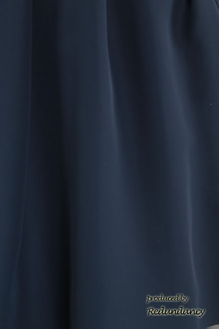 ネイビーのアームスリットシフォンドレス