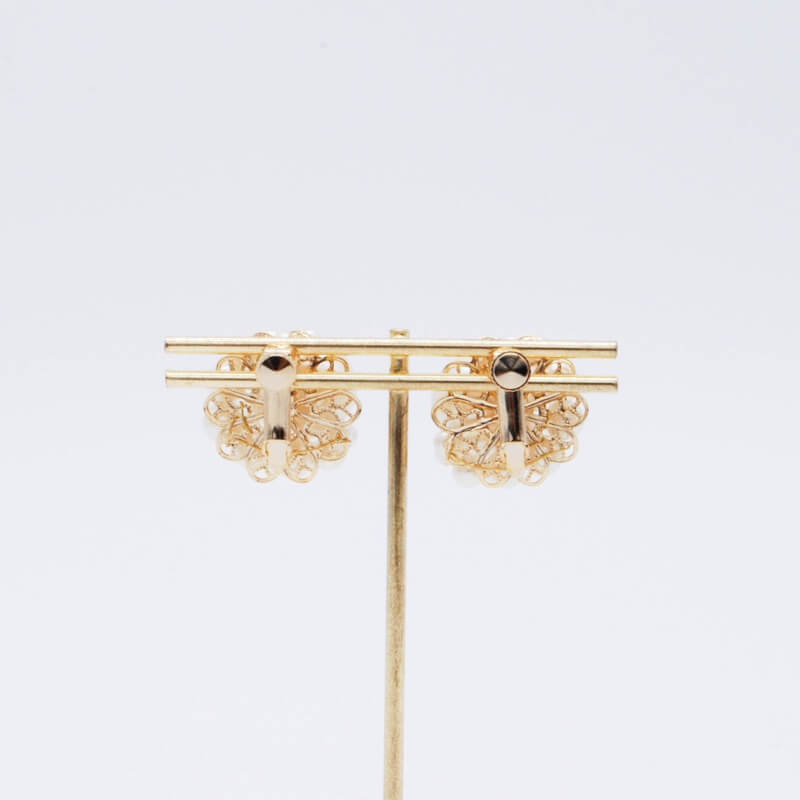 囲みパールイヤリング