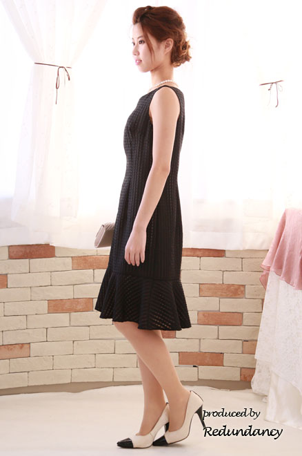 ブラックのシアーチェック柄ドレス