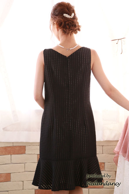 ブラックのシアーチェック柄ドレス