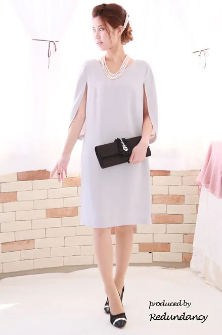 グレーのケープ風スリットスリーブドレス