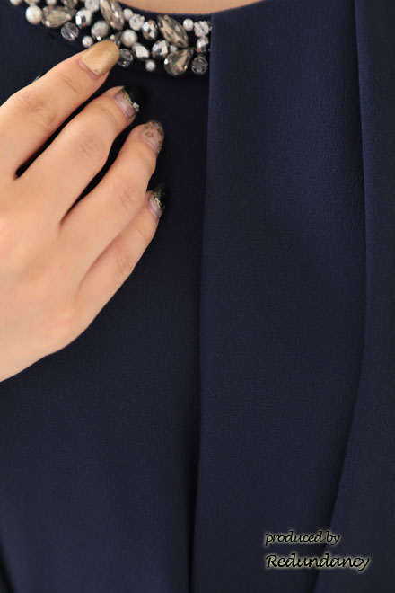 ネイビーのビジューネック2wayタックドレス