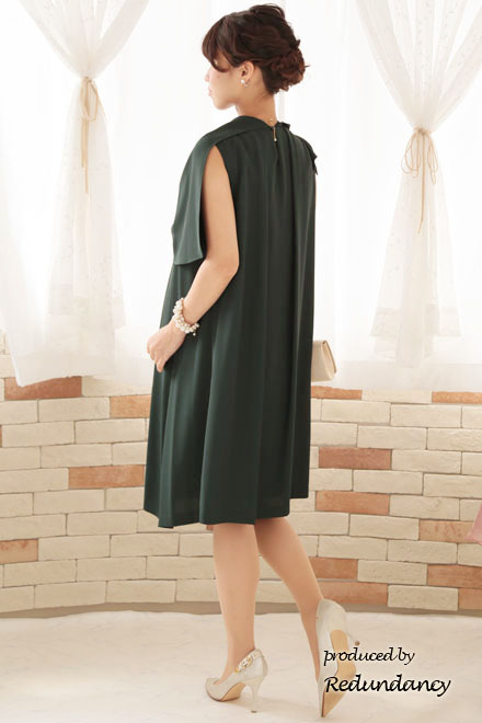 モスグリーンの2wayケープ付きノースリーブドレス