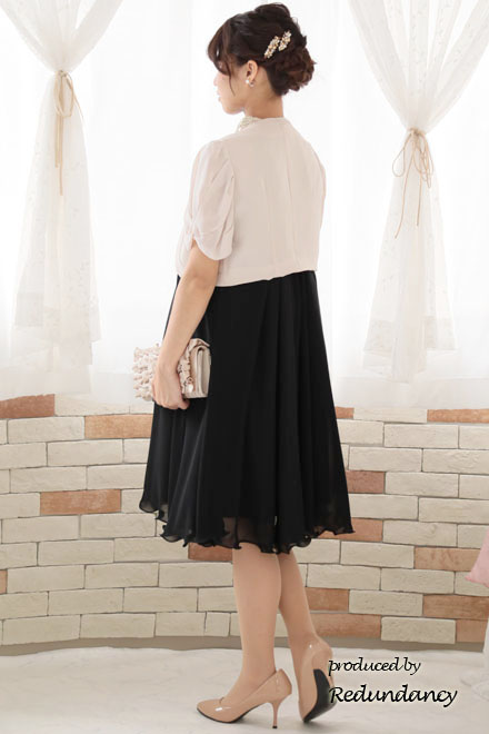 ブラック×ゴールドのハイネック刺繍アメリカンスリーブドレス