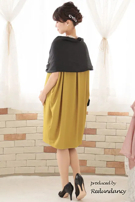マスタードイエローのVネックコクーンドレス