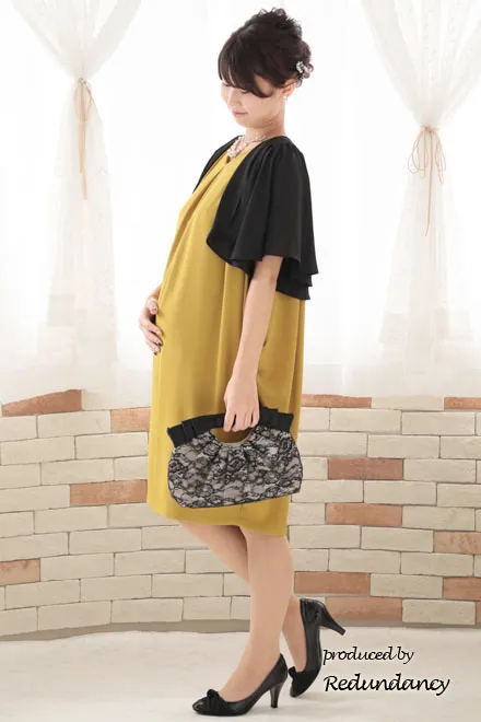 マスタードイエローのVネックコクーンドレス