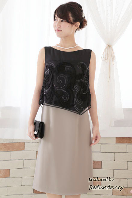 ベージュ×ブラックのツーピース風スパンコール刺繍ドレス