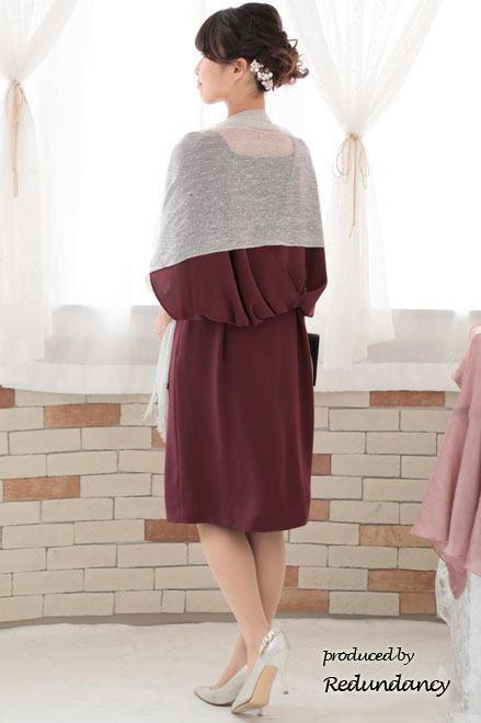 ボルドー×ブラウンのケープ風バックレースドレス
