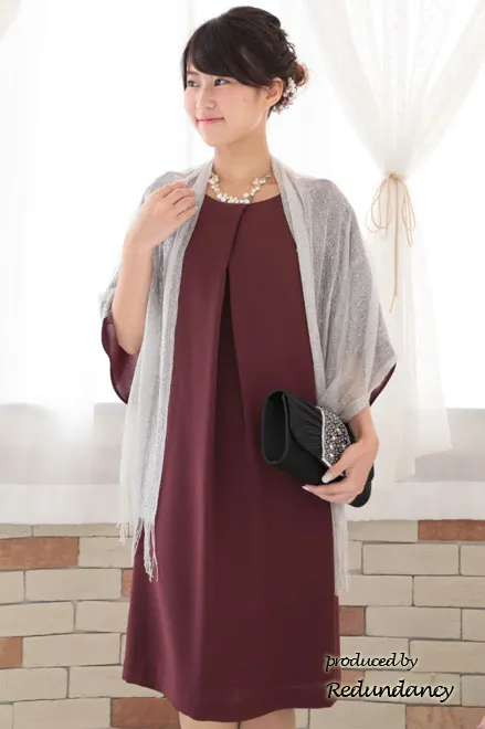 ボルドー×ブラウンのケープ風バックレースドレス