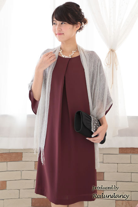 ボルドー×ブラウンのケープ風バックレースドレス
