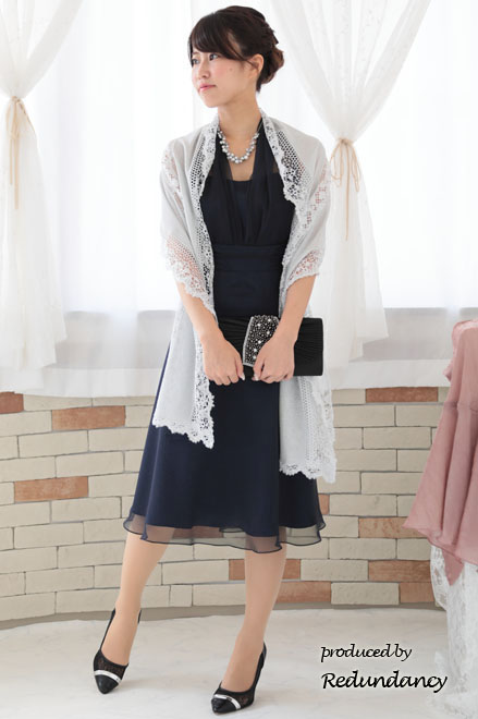 ネイビーのビジューストラップラメドレス