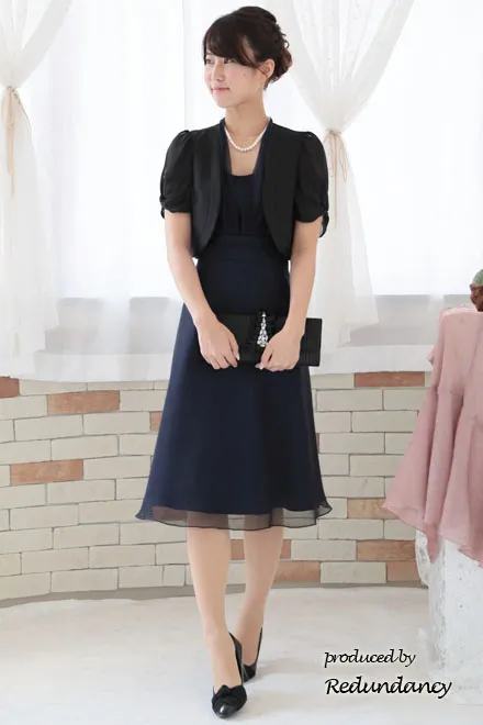 ネイビーのビジューストラップラメドレス