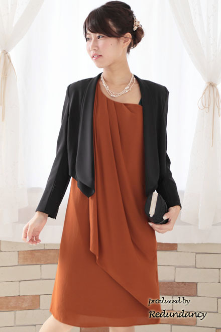 オレンジ×グリーンのショルダーモチーフドレス