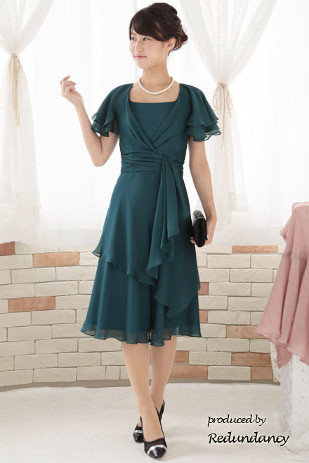 グリーンのティアードスリーブフリルドレス