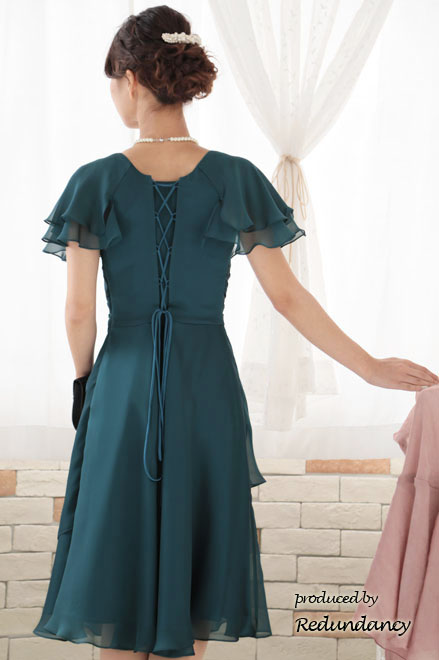 グリーンのティアードスリーブフリルドレス