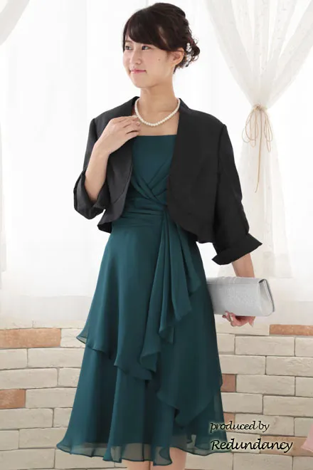 グリーンのティアードスリーブフリルドレス