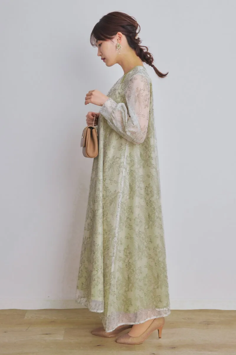 ライトグリーンのカットアウトエンブロイダリードレス