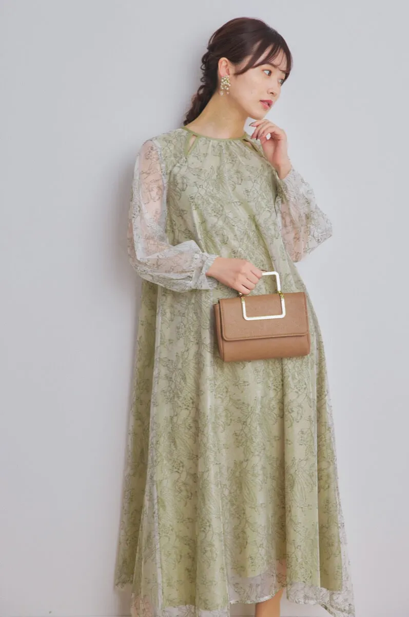 ライトグリーンのカットアウトエンブロイダリードレス