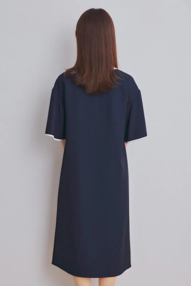ネイビーのパイピングAラインワンピース