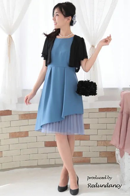 ブルーのアシンメトリーカッティングプリーツドレス