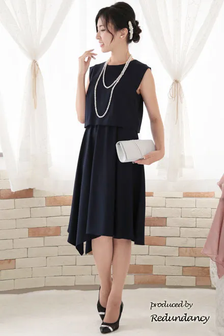 ネイビーのツーピース風アシンメトリーマットドレス