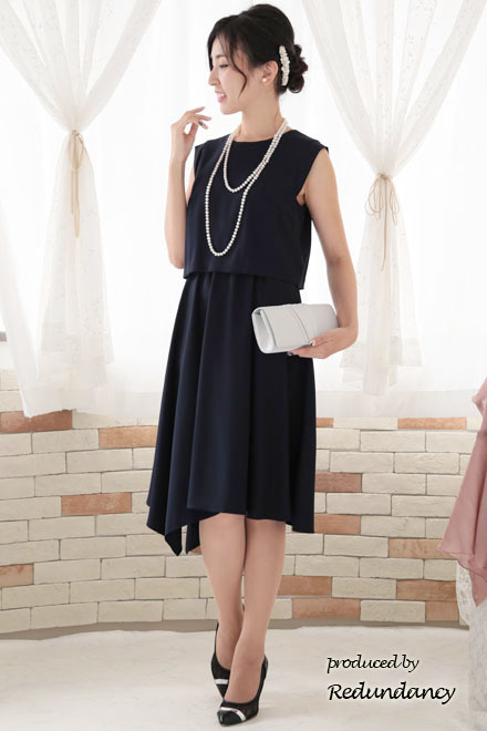 ネイビーのツーピース風アシンメトリーマットドレス